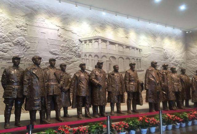 遵义会议期间,凯丰反对解除博古指挥权,后来他结局怎样?_工作_因为_组