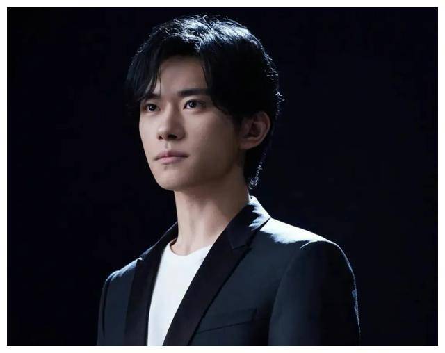 易烊千玺新片《狂野时代》挑战 自我成长感悟《小小的我》_生活_角色