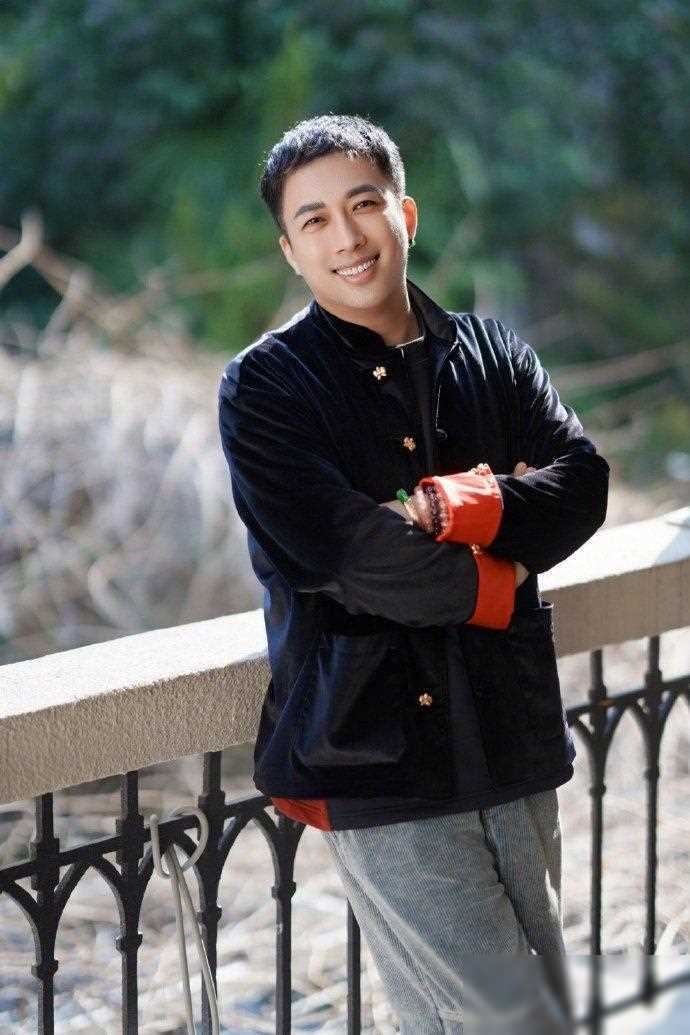 于正再谈减肥话题,晒多张精修自称瘦8斤,还要再瘦15斤:2_明星_身体