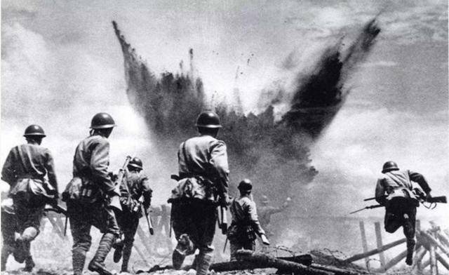 摩天岭一战,敌师长竟用电话线,打电话到我军司令部获取情报_刘玉章