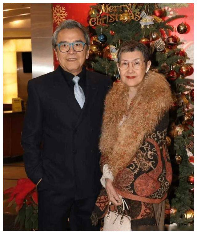 新春团拜:姜大卫尔冬升兄弟三代同堂,只等大哥秦沛一声问候!