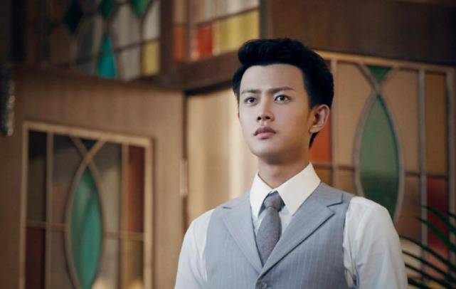 《秋蝉》:任嘉伦的身份竟然如此不简单,让人很意外,又很佩服_叶冲