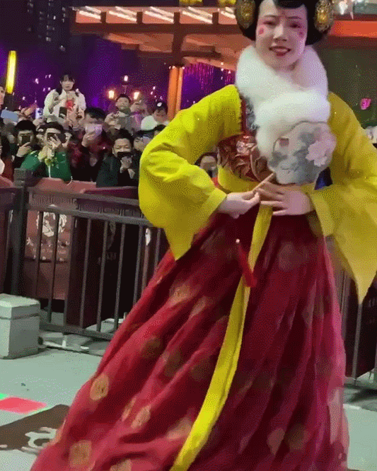 一直不温不火的大唐不夜城也顺势排到了最前面,一度超过了兵马俑和