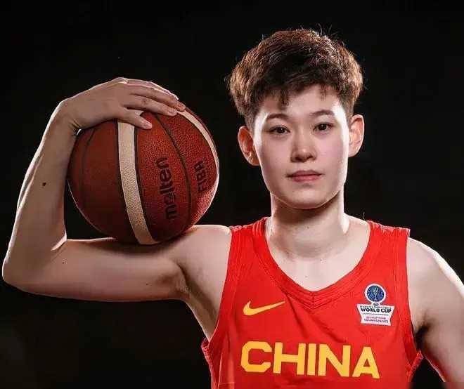 我们女篮巴黎奥运会人员调整 刘禹彤替换杨舒予 王丽丽替下_球员_比赛