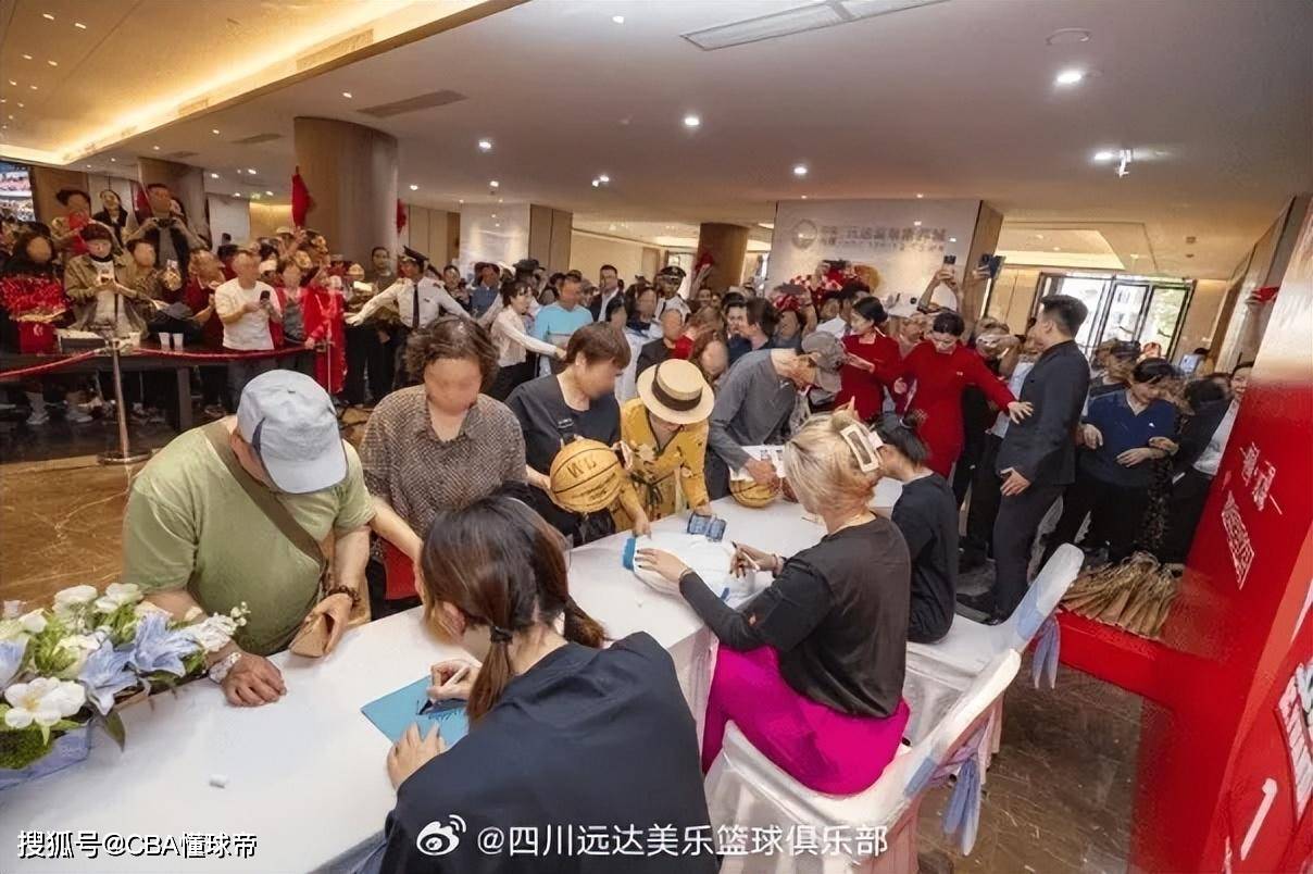 四川女篮老板兑现承诺,李梦韩旭王思雨分到新房子,入住云南豪宅_楼盘
