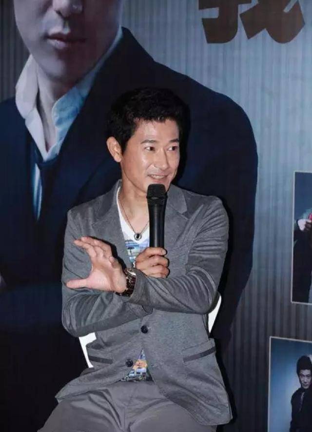 为生计梦想,他远赴中国演了15年的"鬼",用一滴泪化身成"人"_矢野浩二