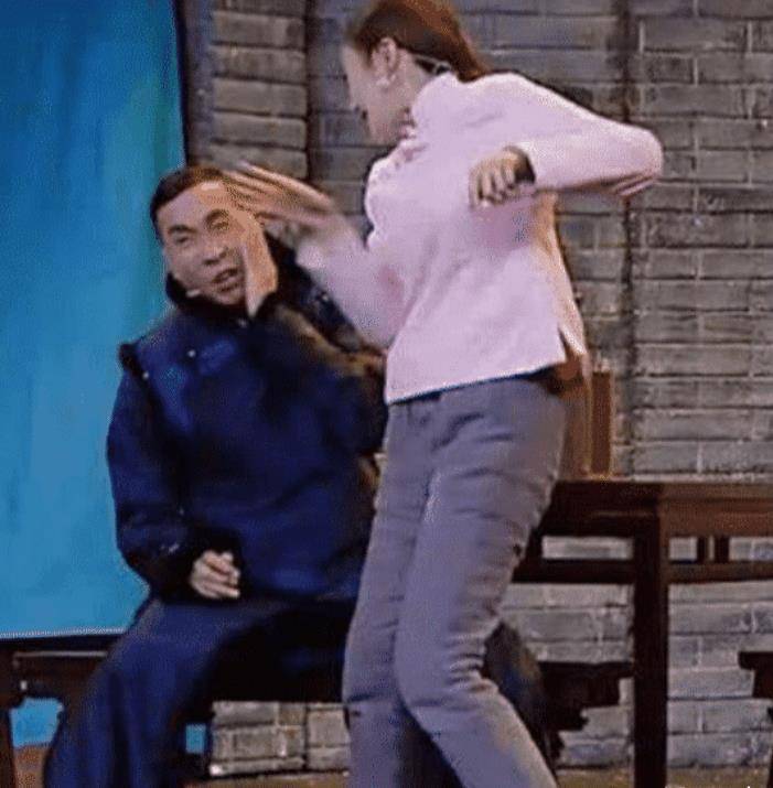 很多女演员被"吃豆腐",都忍气吞声,她的现场反应太霸气了!