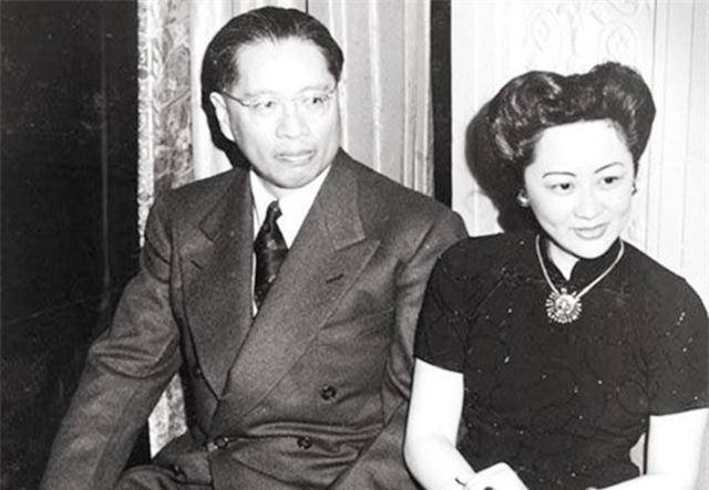 丈夫第一次登门她叫叔叔,第二次叫哥哥,第三次直接改成了亲爱的