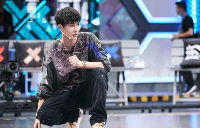 太红了也烦恼,王一博吐露心声,希望自己会隐身不用处处被盯着_因为