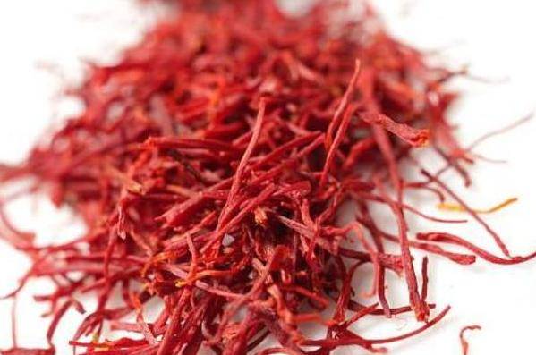 长期喝藏红花泡水,会怎么样?提醒:这4类人平时尽量少喝_女性_功效_内