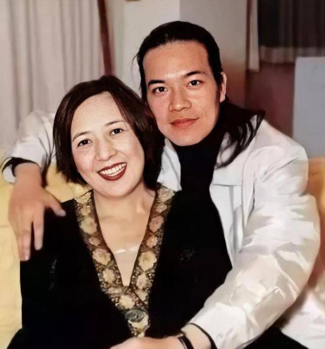 "苦命女人"宝咏琴:前半生风光无限,后半生众叛亲离含恨而终_刘銮雄