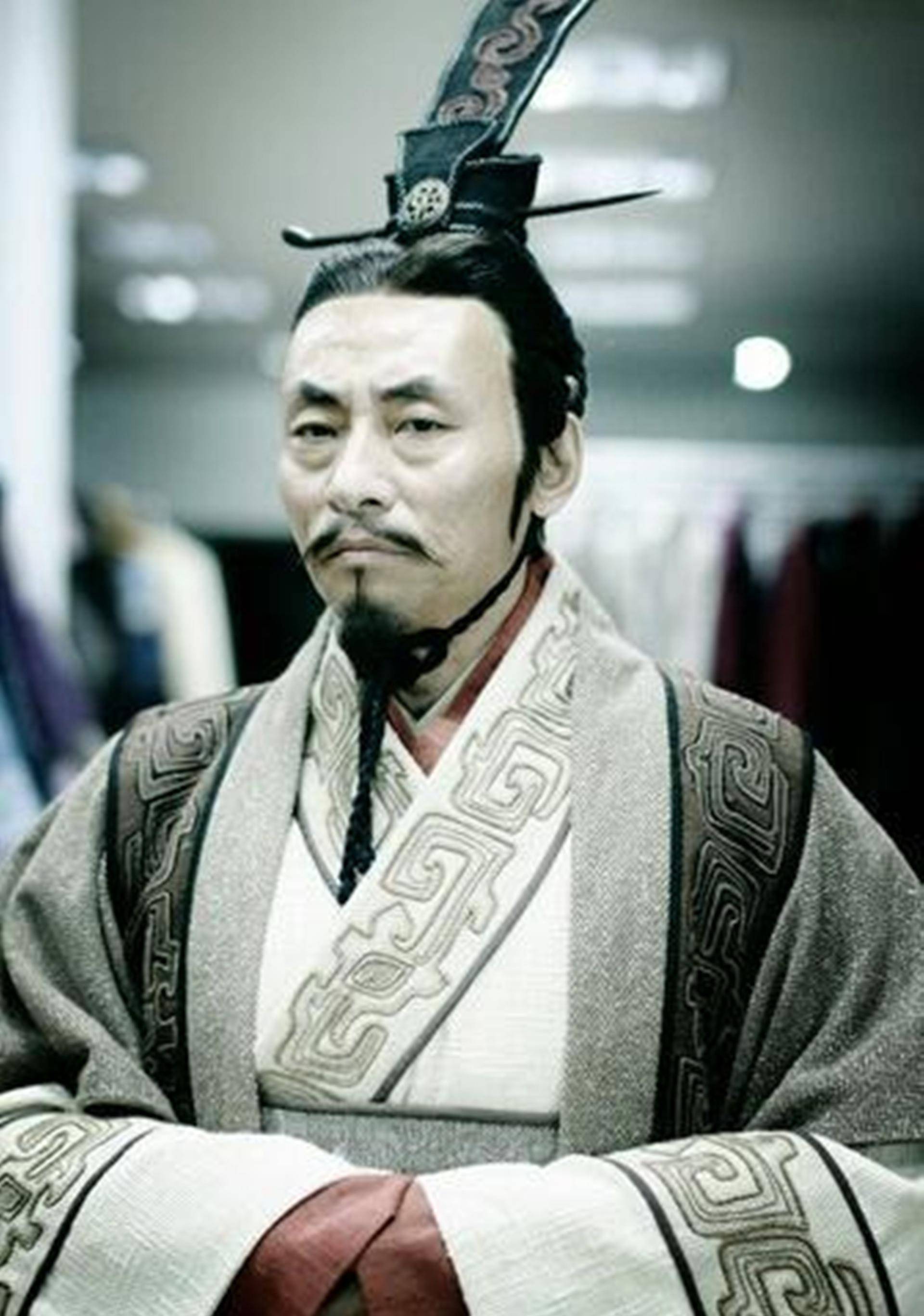 秦昭王41年,当时被称为四贵的魏冉,芈戎,公子芾,公子悝帮助宣太后一起