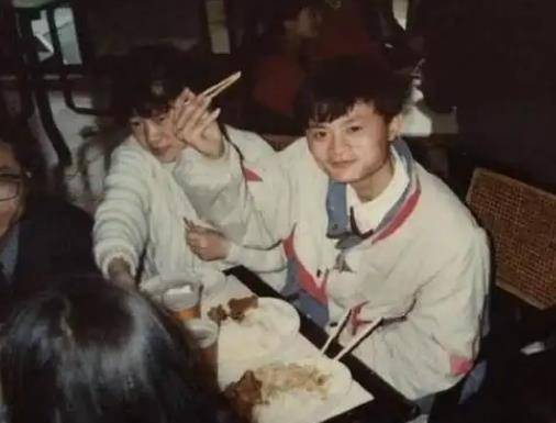 直到2003年婆婆因病去世,荒木由美子才有了自己的生活和自由.