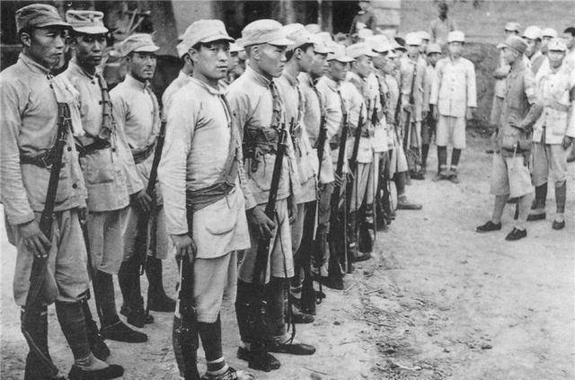 抗战后首支进入东北的八路军,司令员派一个团三天拉走两万支枪_部队