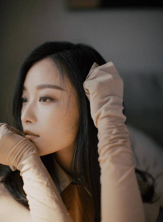 倪妮漂亮到让人不敢直视,女神身材好,气质更让人心动