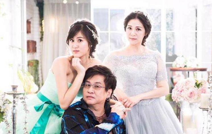 郑智化和张钰雅结婚后,立刻宣布退出歌坛,在1999年结束了自己的辉煌.