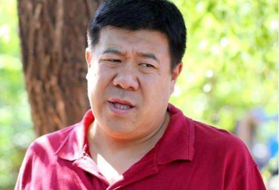 戏红人不红不可悲,直接进猪圈掰玉米_大秦_视频_作品