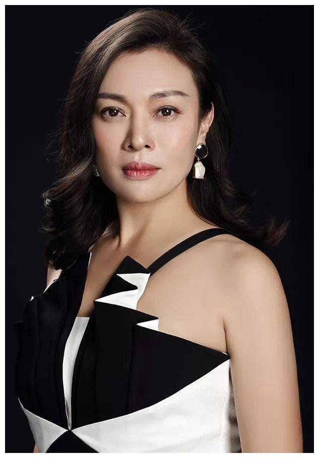 陈婷怀孕休学,陈父痛斥张艺谋:女儿需名分!_肖华_家庭_支持