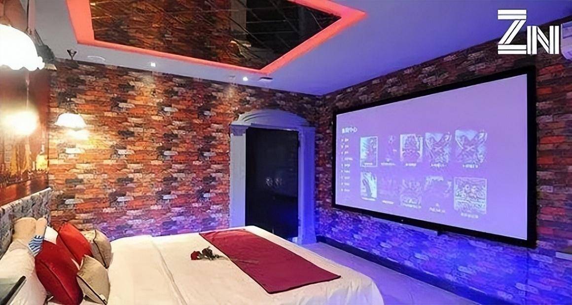 年轻情侣们经常去的"私人影院",背后有啥猫腻?这么吸引人