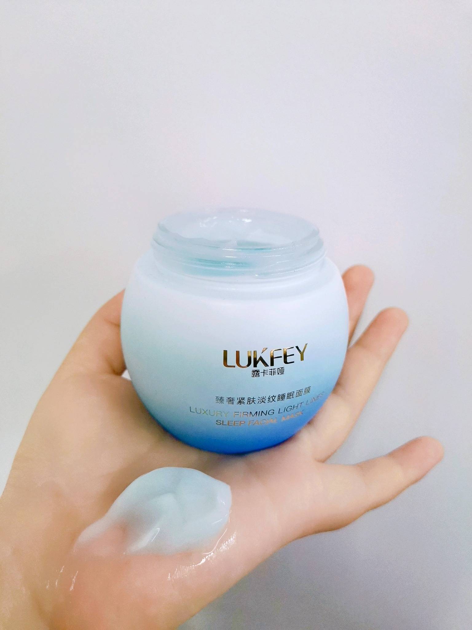 平时急救用起来也很不错,不仅是睡眠面膜还可以当面霜早晚都