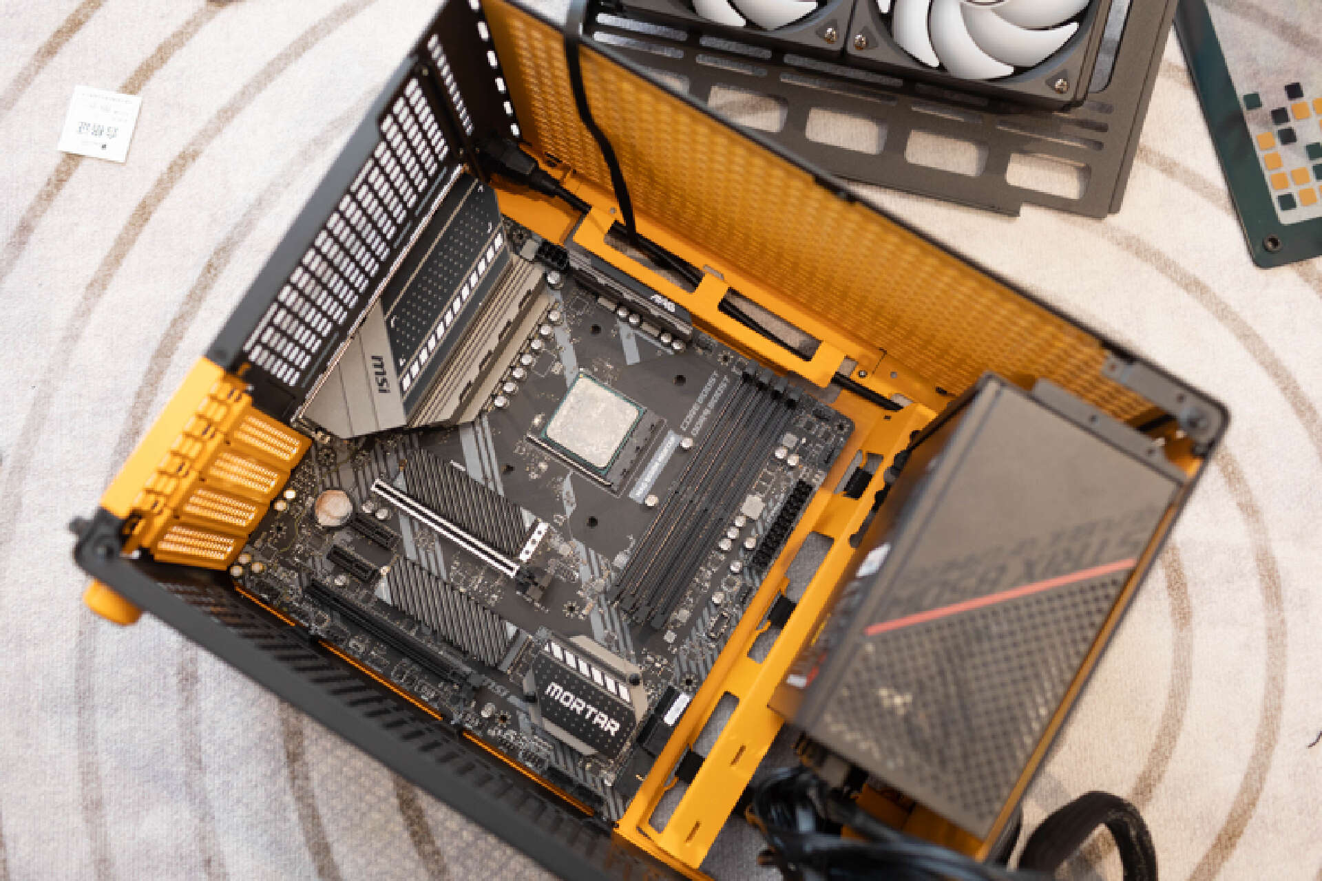 使用体验机箱数据线也相当的卷,不仅拥有前置type-c,前置usb3.