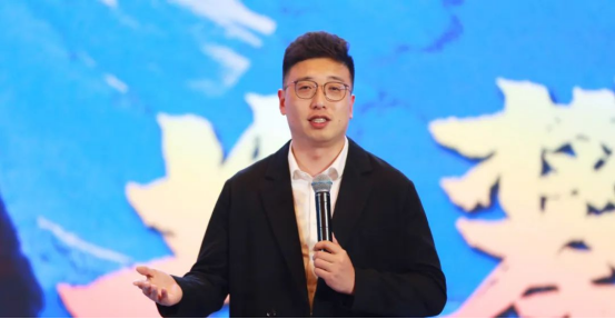 大区总经理 孙继文 现场培训授课店长认真听会,交流分享此次授课培训