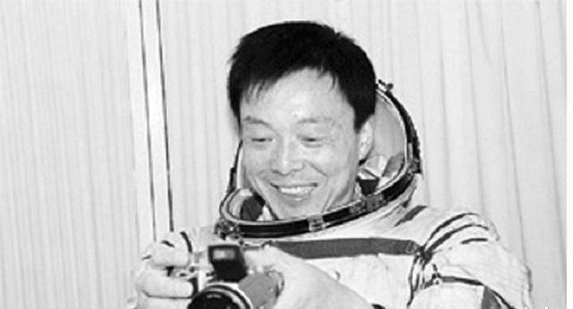从未"飞天"的宇航员李庆龙:我爱这项事业胜过生命,今成教练员_理想