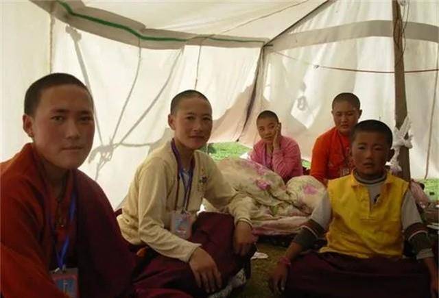 亚青寺:女子众多的寺庙_觉姆_生活_寺院