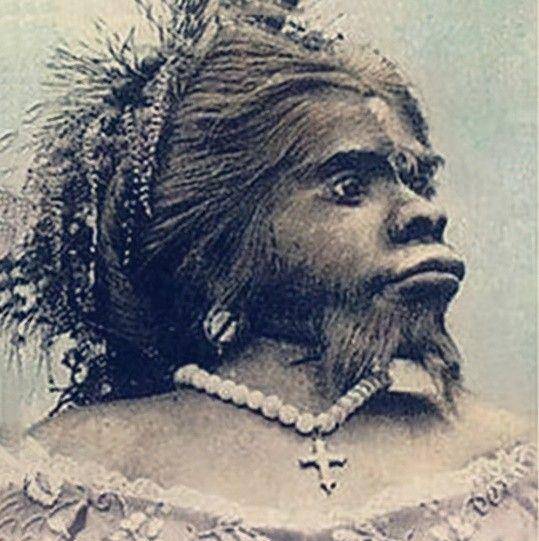 她身高1米38,拒绝20个求婚者,活着被当摇钱树,死