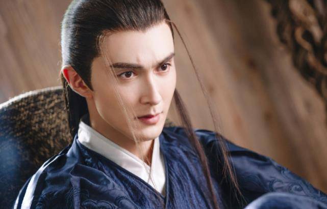 高伟光素颜开出镜,无美颜镜头下看起来老十岁!