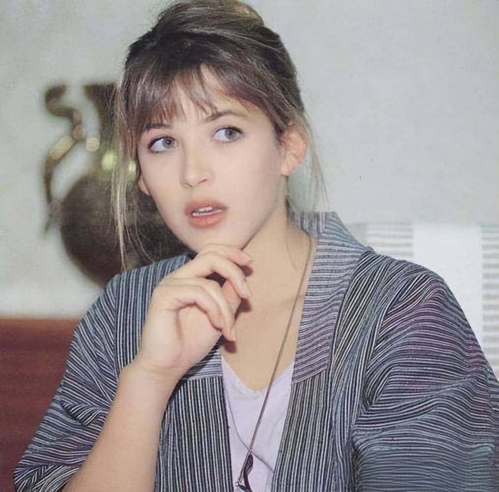 世界级尤物!苏菲玛索vs泽塔琼斯写真赏_身材_比例_鼻梁