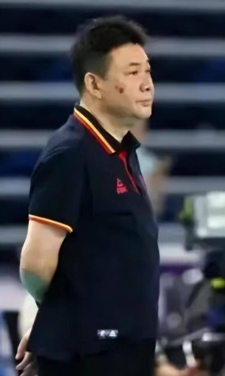 蔡斌与心脏病女子不离不弃,执教两年压力巨大,白发陡增_工作_故事