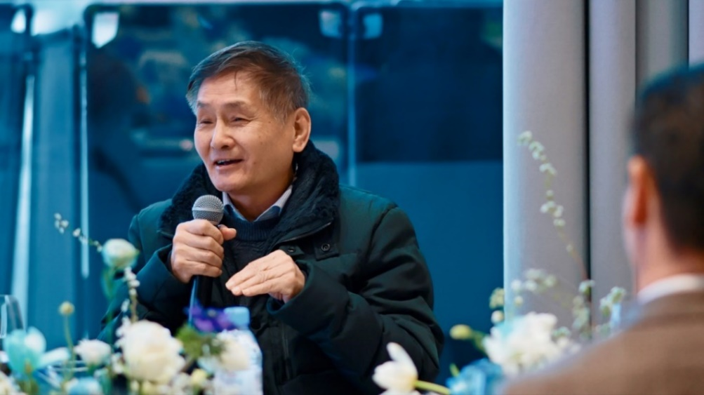 著名作家叶辛一行到访中国铁建61黑钻_生活_贵州人_人居