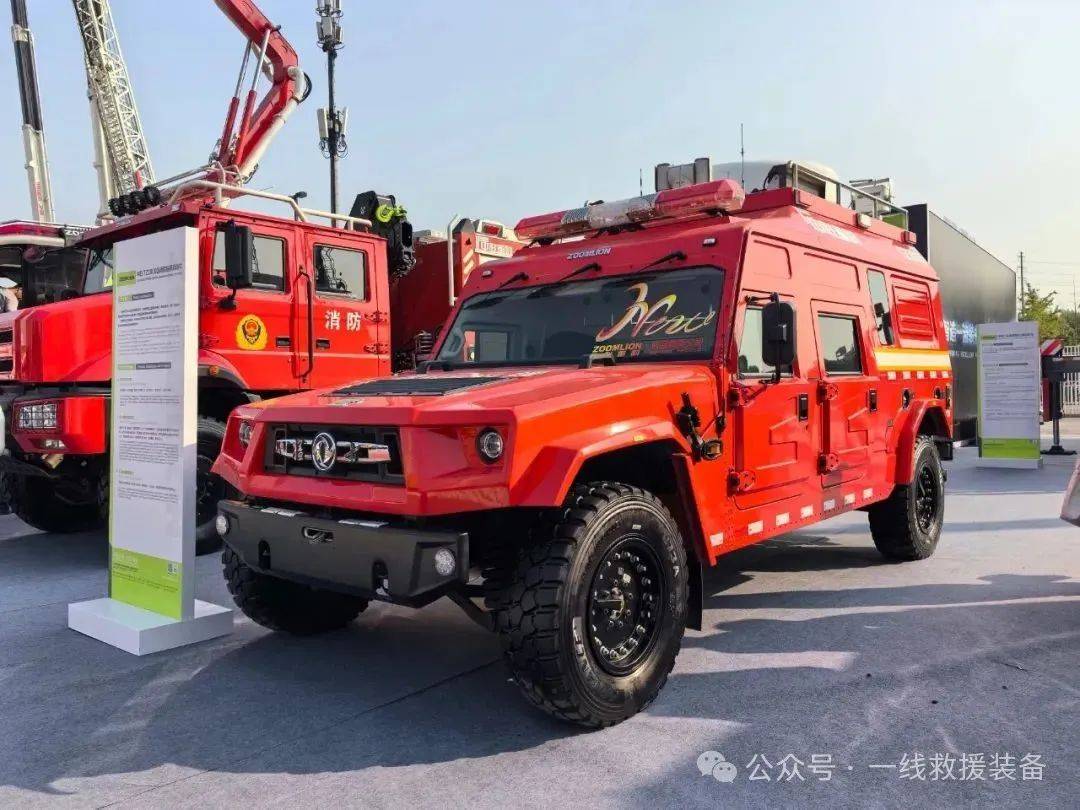 tz3000高机动前导通信指挥车,采用东风猛士m50型4 x 4全驱专业军用