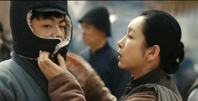 《狗剩快跑》最受欢迎的两位女性角色,一个老戏骨