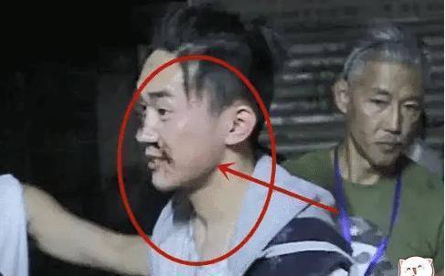 拍《少年的你》时千玺的脸曾被男配角"打肿",他下意识7字,导演都懵了