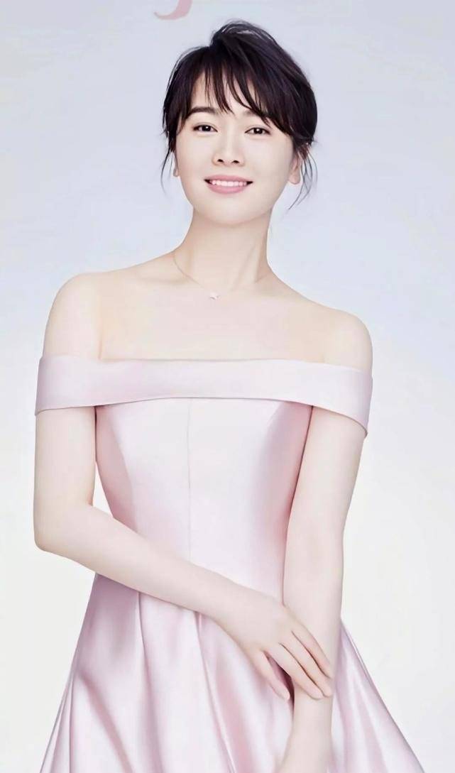 左小青饱满性感,"坏女人"温峥嵘温暖迷人,太有韵味了!