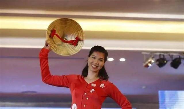 女排副攻徐云丽:母亲"洋飘"7年还债,退役后成为郎平得力助手_吴秀兰