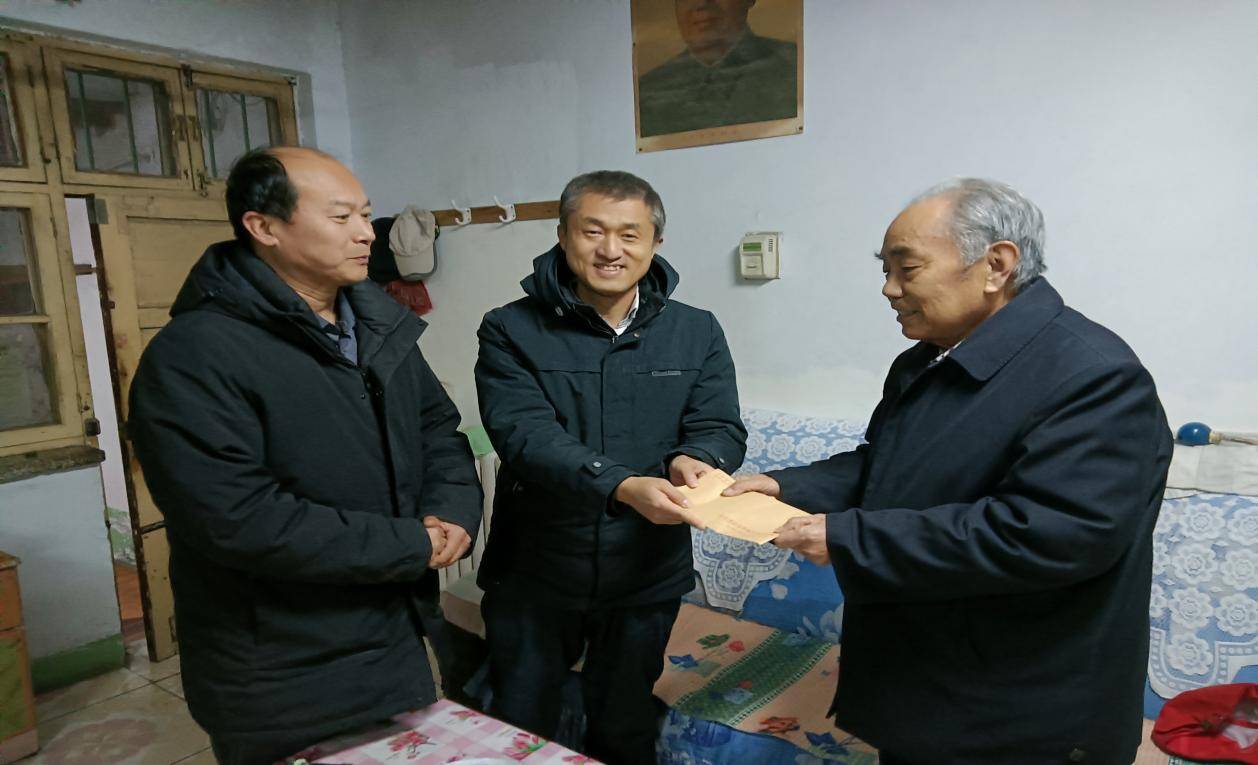 濮阳市华龙区濮东小学开展2024年2月份"主题党日"活动_贾书记_全体