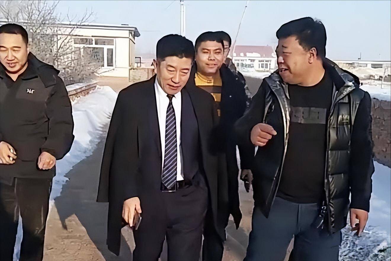 182万买手机靓号,诈骗13亿入狱,"骗子"陈相贵出狱后却上春晚