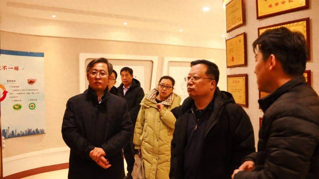 潍坊市委台港澳办主任孙晓非一行莅临皇尊庄园考察指导工作_企业_生产