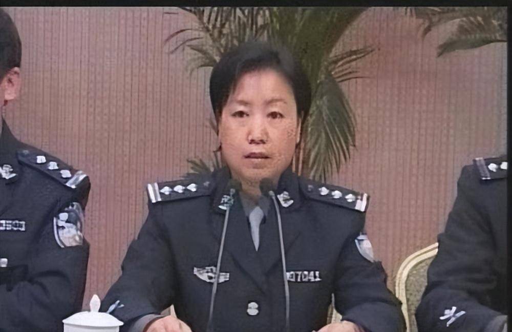 任长霞丈夫,45岁去世后与妻子合葬,他们唯一的儿子生活得怎么样_登封