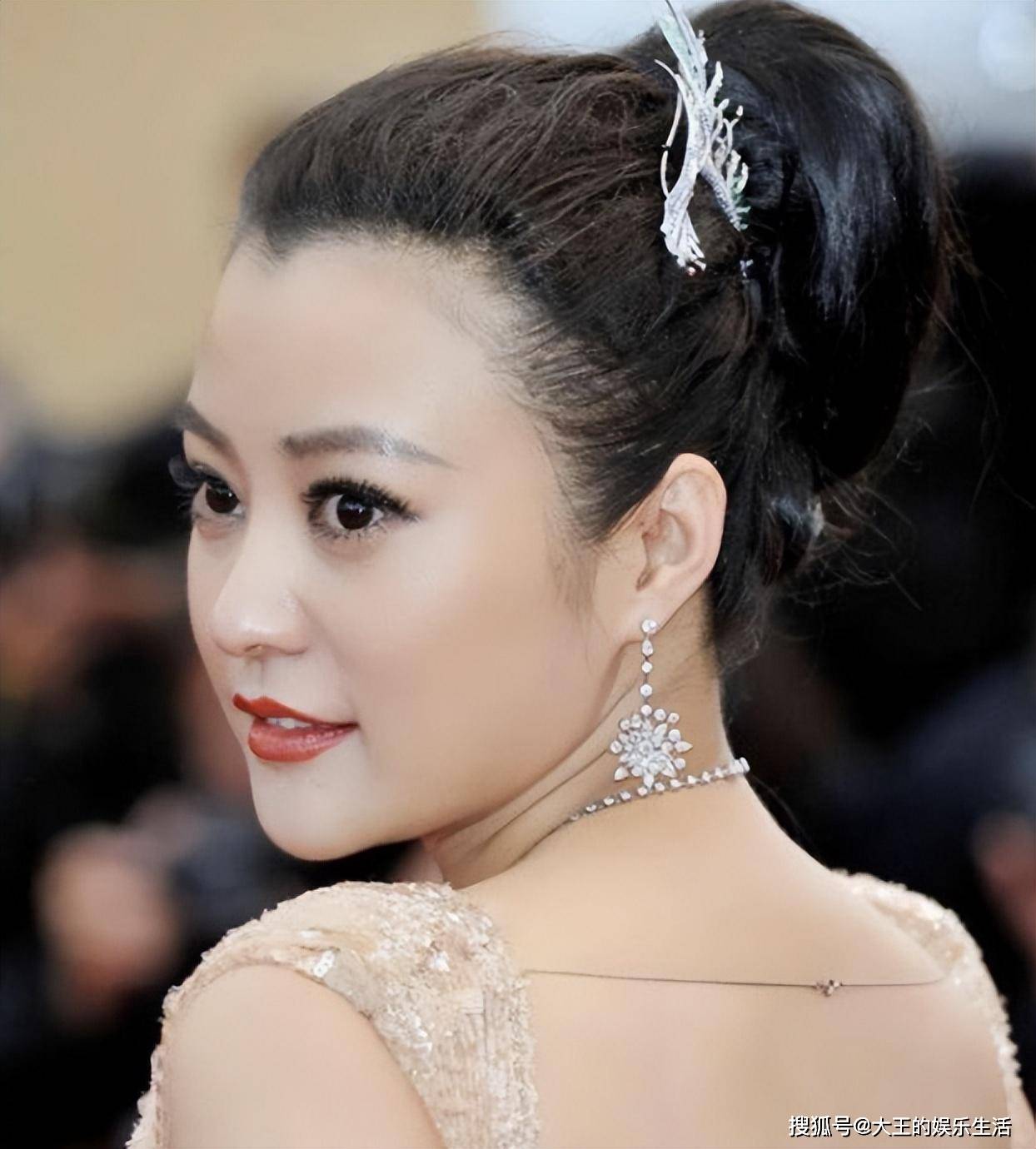 郝蕾怒斥曾志伟?从25岁一脱成名到与邓超相恋!如今沦为综艺演技咖!