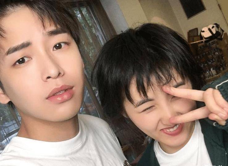 彭昱畅官宣恋情后,谁注意到张子枫的更博?评论区都炸锅了!