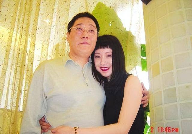 隐退23年却负债千万,最美"晴雯":老公宠我半生,也害我半生_安雯_苏越