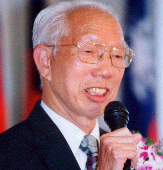 田家炳:和李嘉诚一样富,一生建校300所,活生生把自己捐成穷人_香港