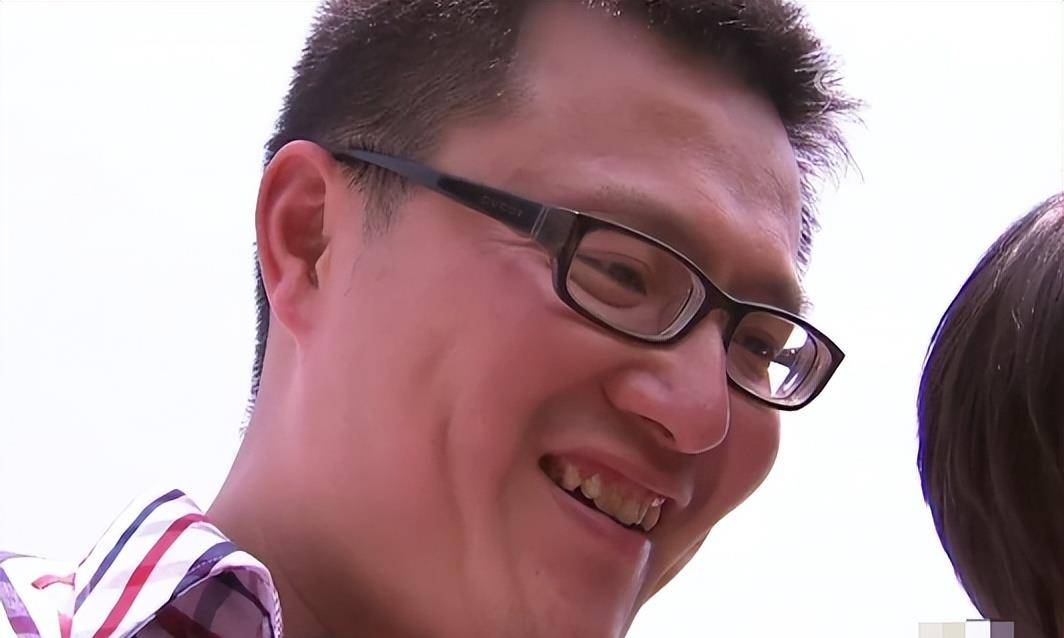 10年前北大高材生不当外交官,不顾父母下跪回家当农民,后来如何