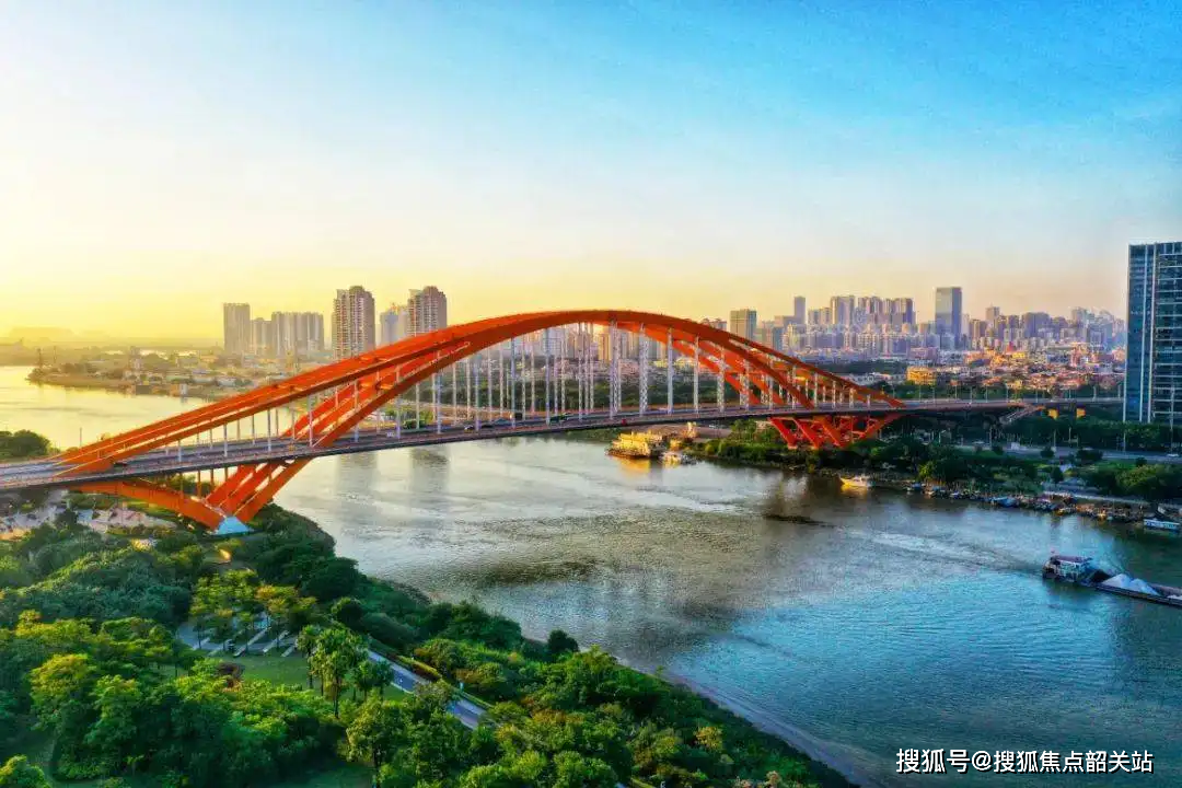 石湾公园;学校配套:【15年省级学府为邻】行约200米,即达佛山四中附属