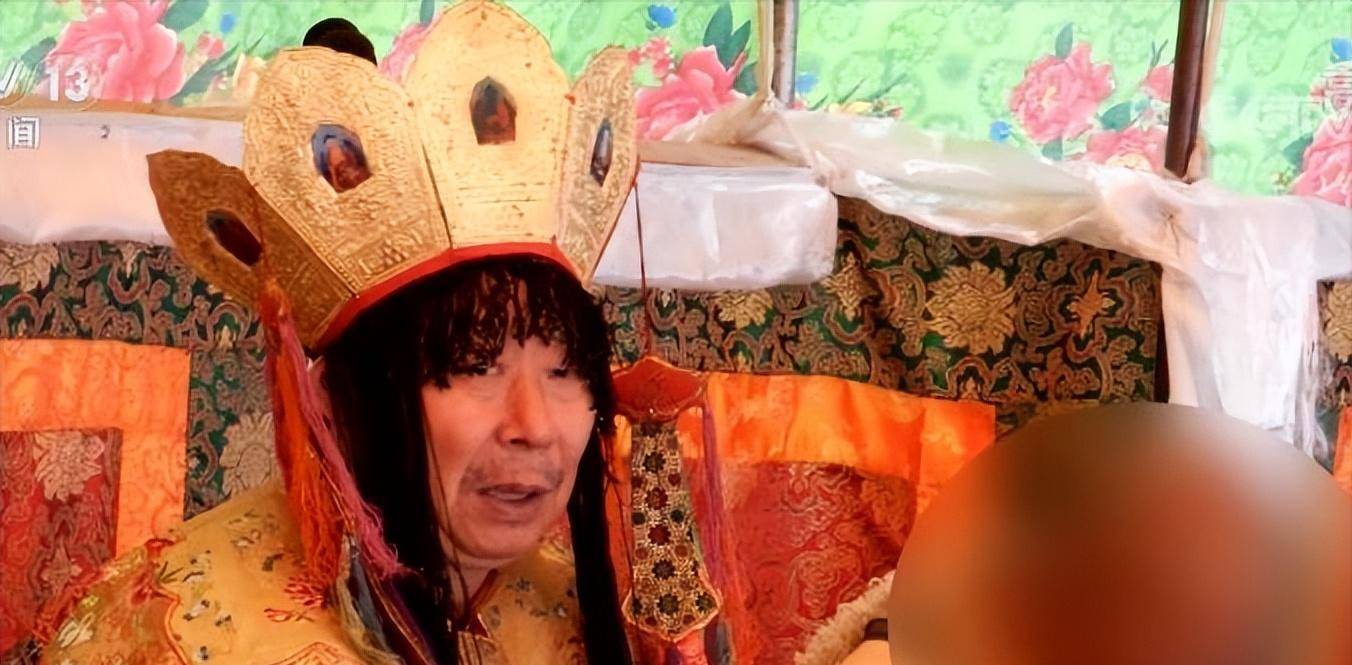 10年敛财2亿,假扮活佛行骗100多位女弟子,他的下场如何_气功_鲁绒