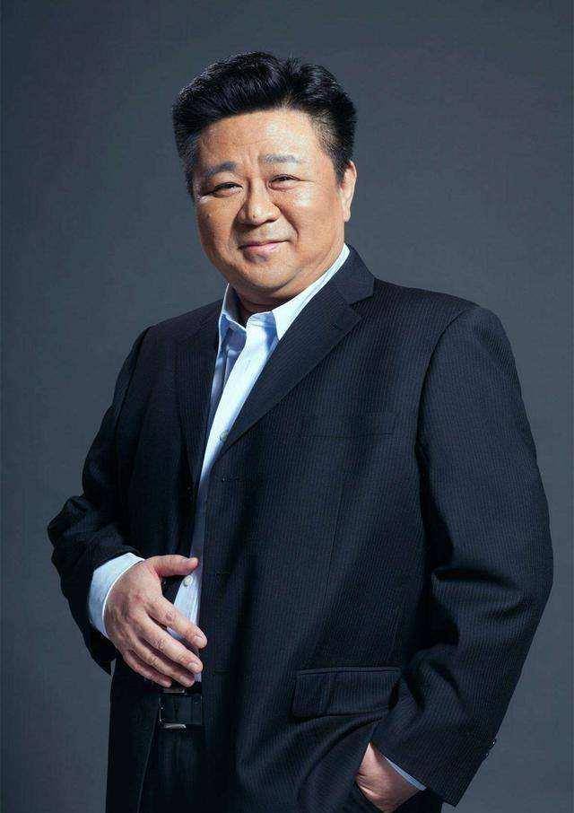 18年后,有人踏上人生巅峰,有人头发花白坐上轮椅_梁冠华_张子健_角色